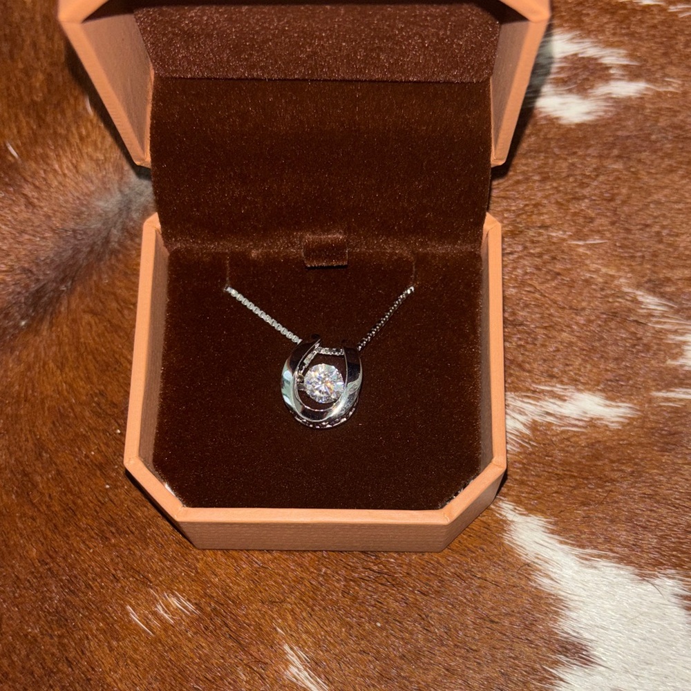 Elegant Silver Pendant Necklace